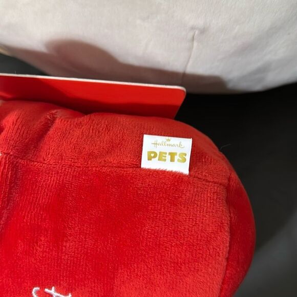 Hallmark Plush Mugs & Kisses Red Gingerbread Candy Squeaky Dog Toy Chews - Picture 9 of 11